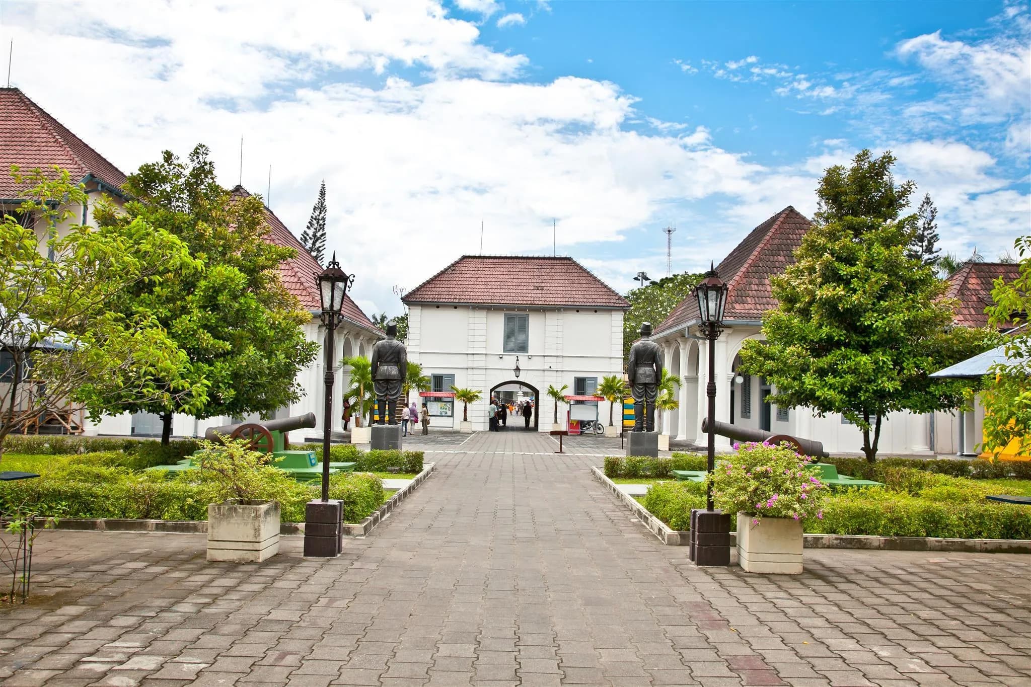 Simply Homy near Mall Ambarukmo Plaza ( 4BR 20 minutes to Malioboro)