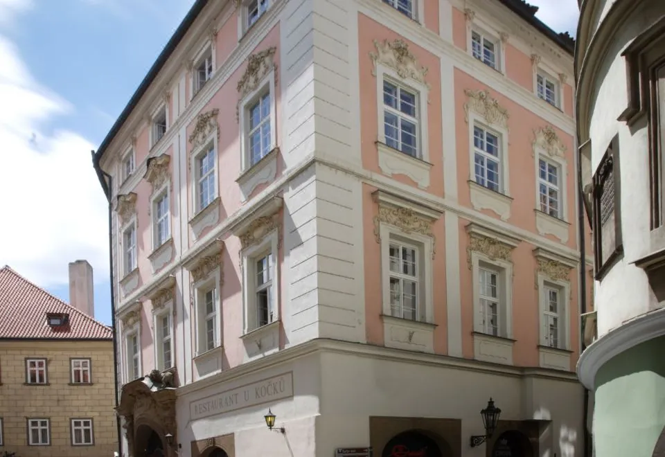 Hotel "Palac U Kocku" by Adrez, Palace at the Cats