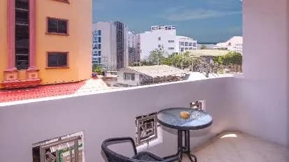 Robin's Nest Guesthouse & Restaurant
