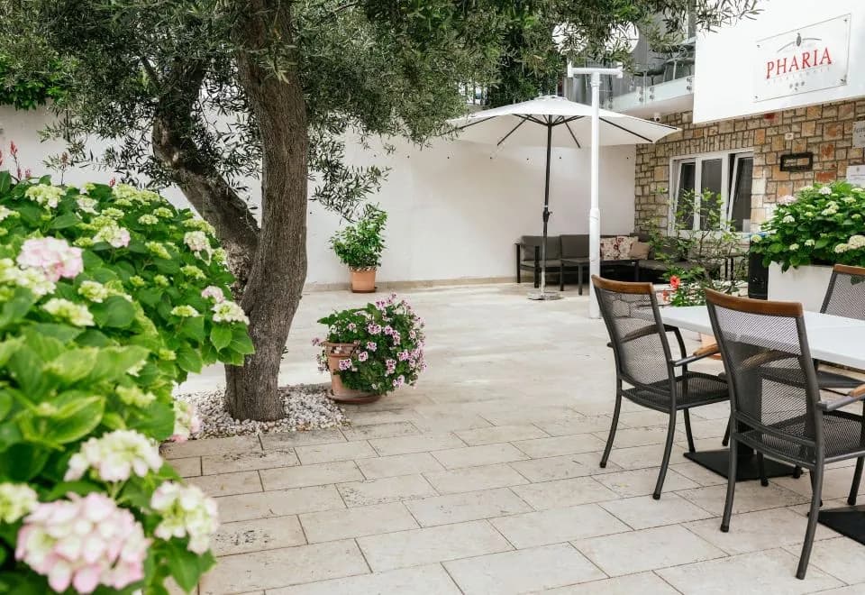 Pharia Hotel and Apartments - by The Beach