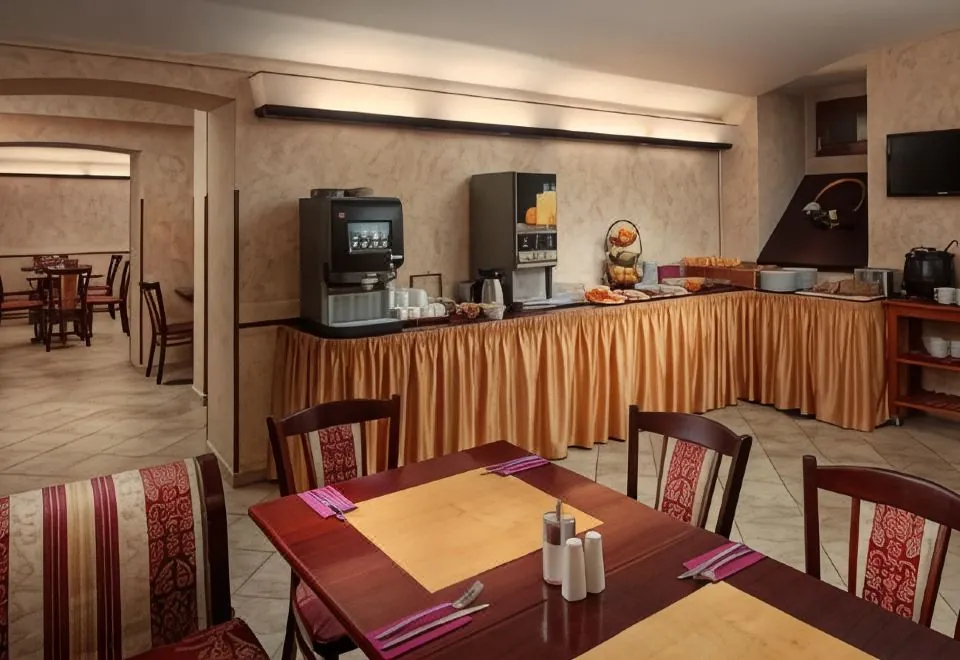 Alqush Downtown Hotel
