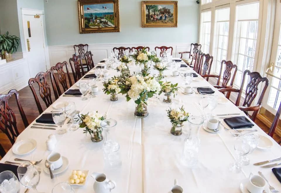 Riverbend Inn & Vineyard
