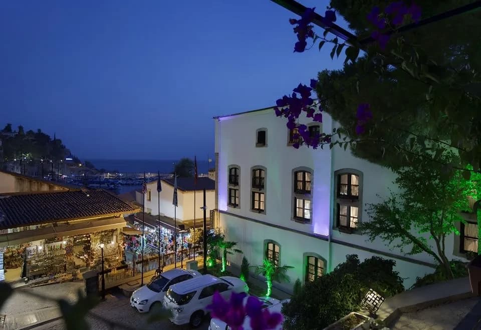 Adalya Port Hotel