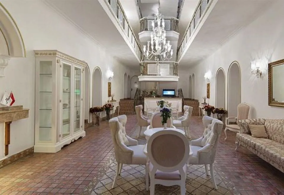 Adalya Port Hotel
