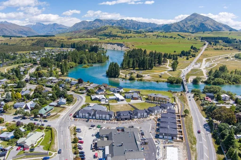 Alpine Junction Townhouse Apartments, Lodge & Hotel