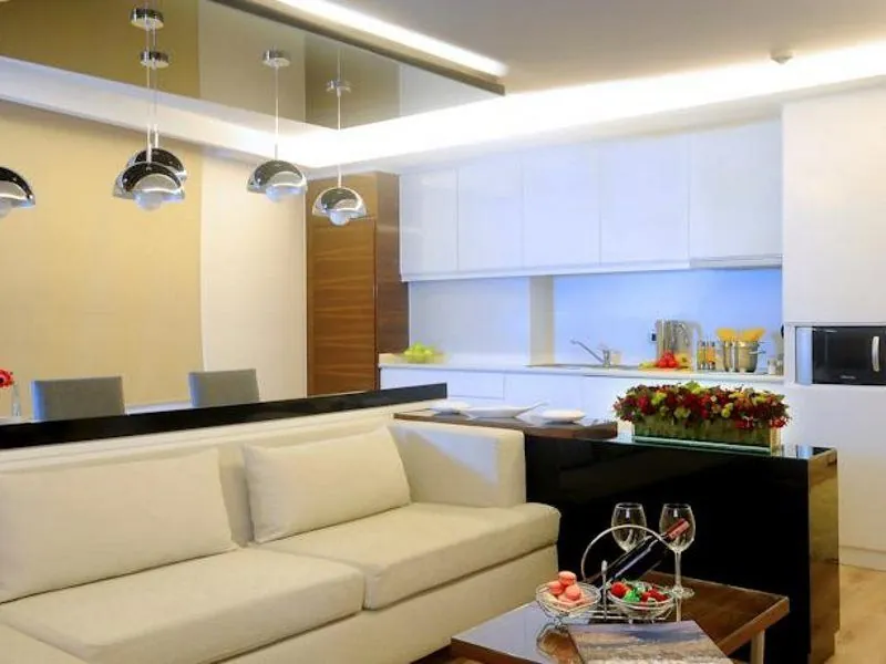Aura Suites