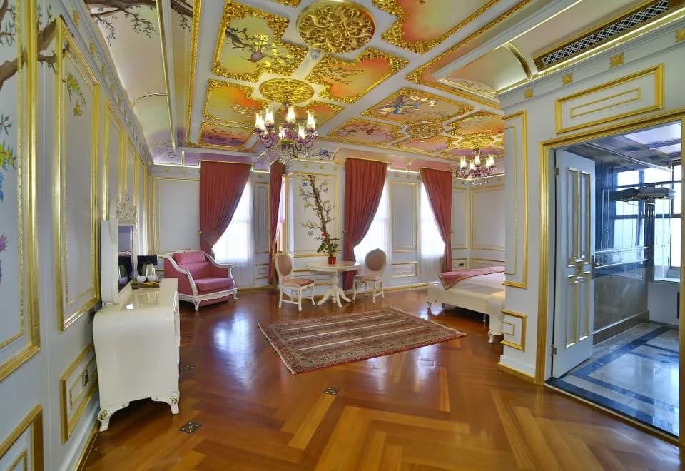 Seven Hills Palace & Spa
