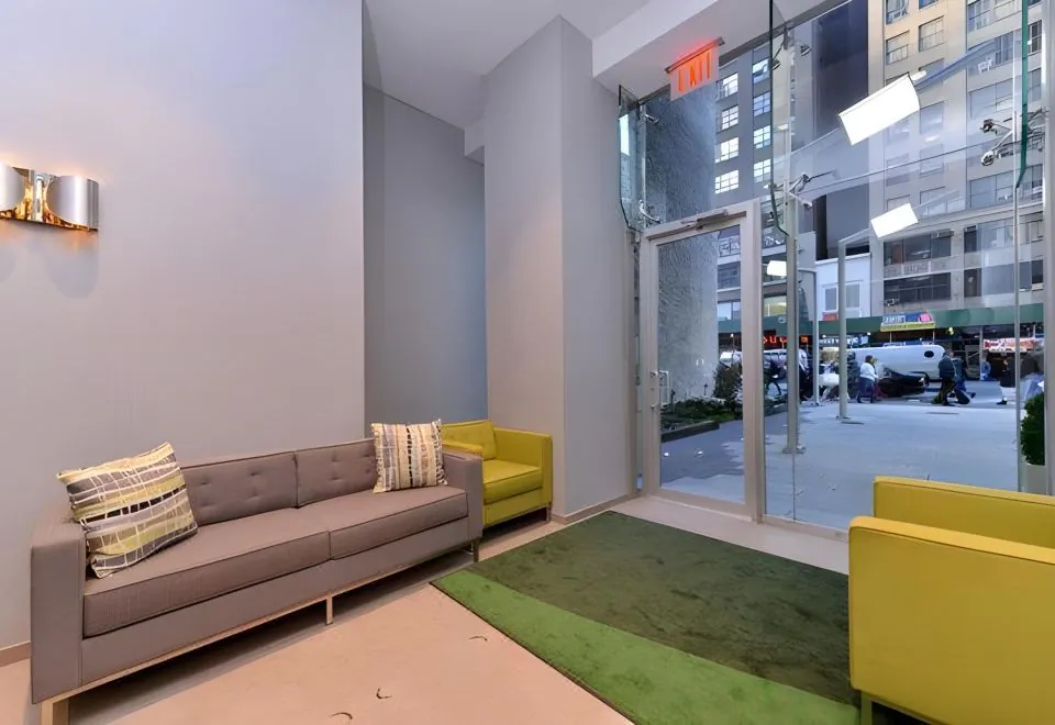 Holiday Inn New York City - Times Square, an IHG Hotel