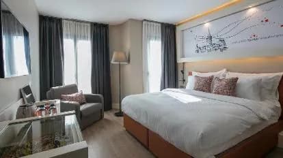 Sparkle Hotel