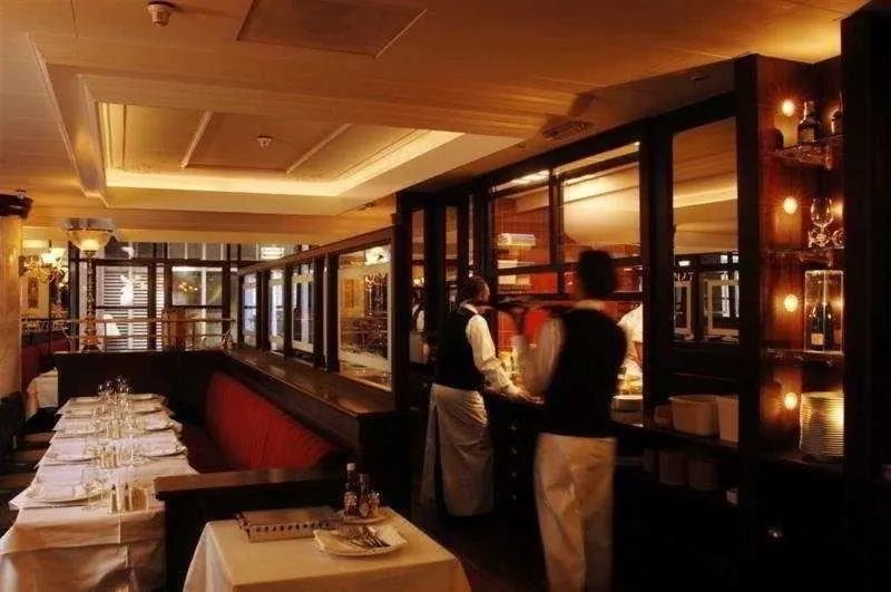 Rembrandt Square Hotel
