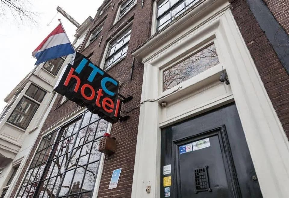 The Townhouse Hotel