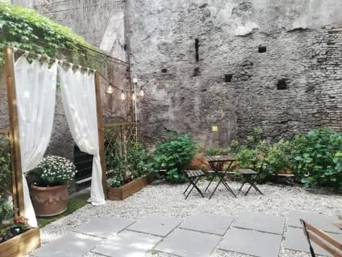Guesthouse Coronari Courtyard