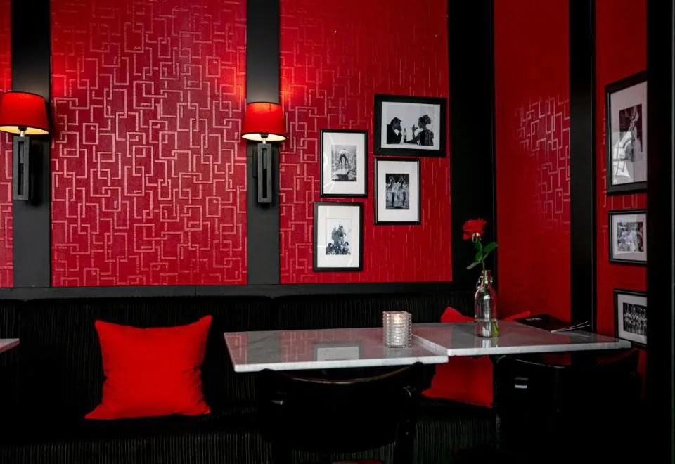 Le Theatre Hotel