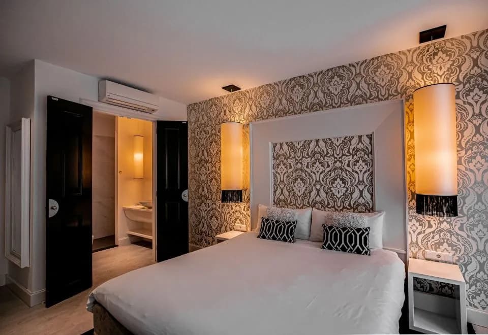 Le Theatre Hotel