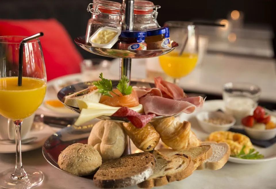 Le Theatre Hotel