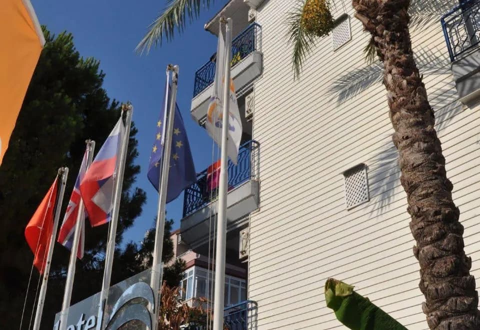 Hotel Lunay
