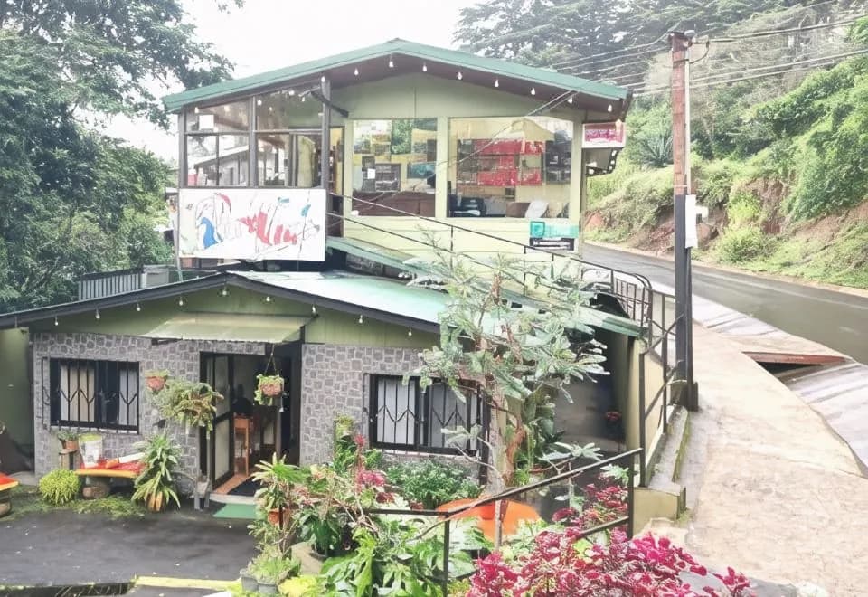 Cabinas El Pueblo B&B Monteverde