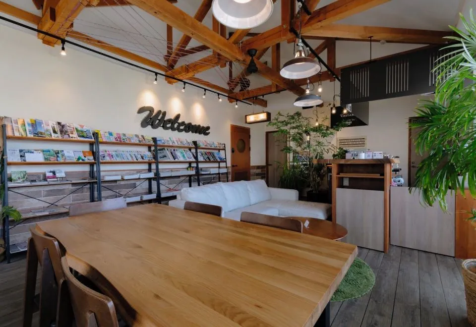 Cafe & Stay Castana