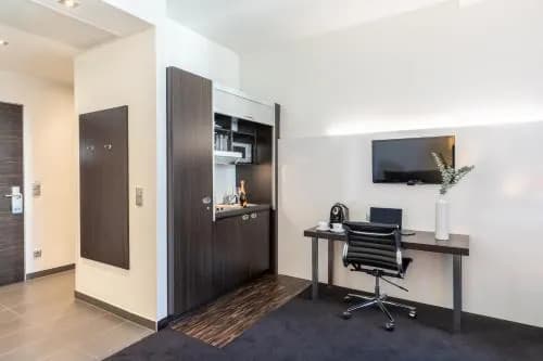 Novum Select Hotel Berlin the Wall