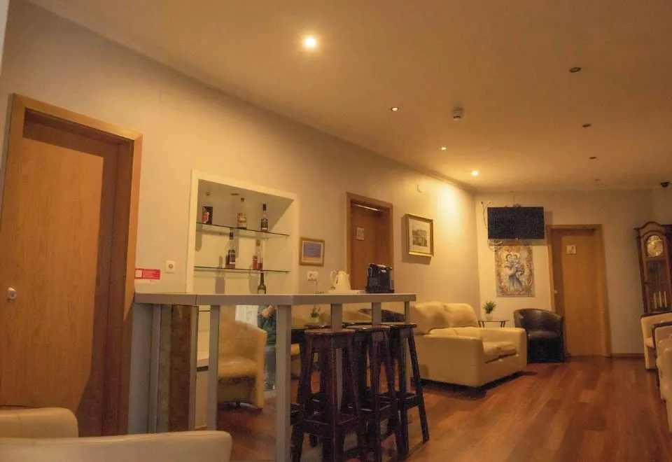 Grande Pensao Residencial Alcobia