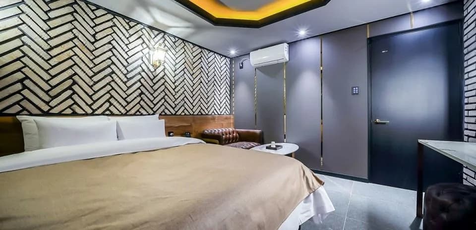 The Gray Hotel