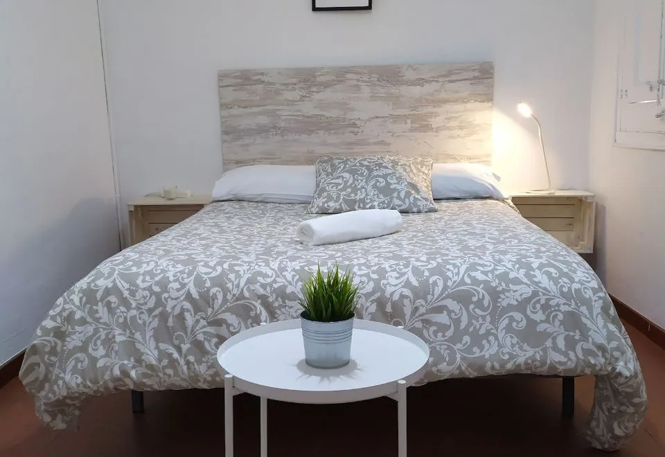 V Barcelona Hostal