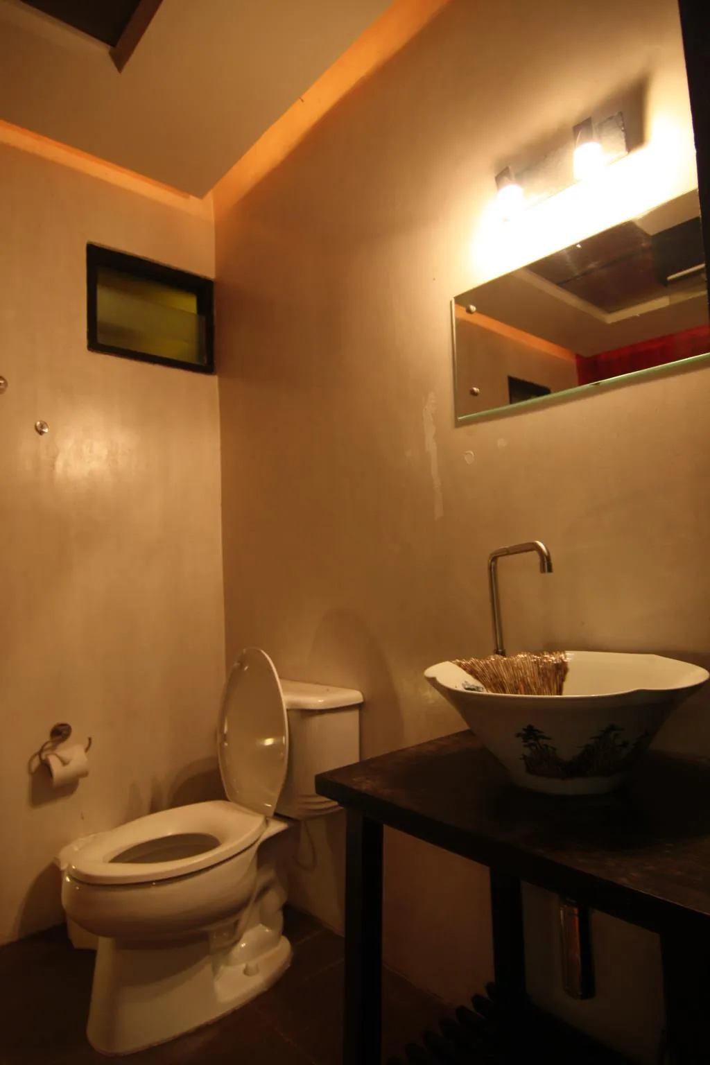 yellow cube Room 7