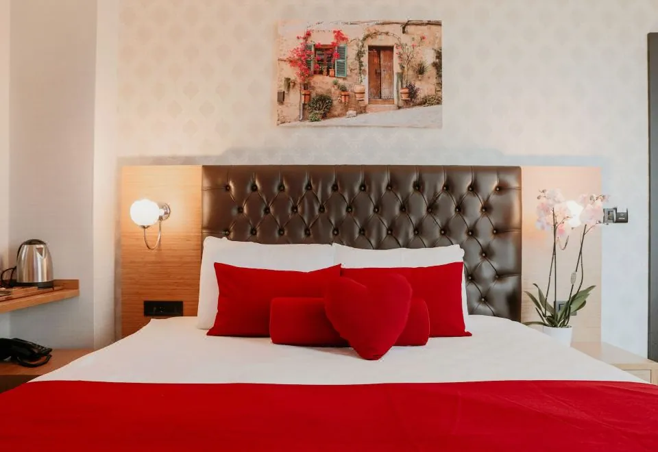 Grand Lark Otel