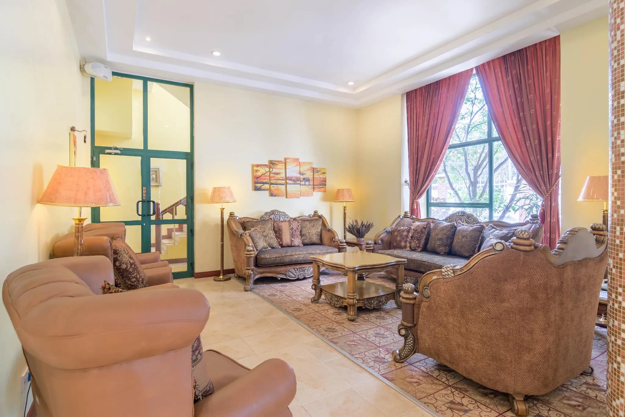 GOLD CREST HOTEL