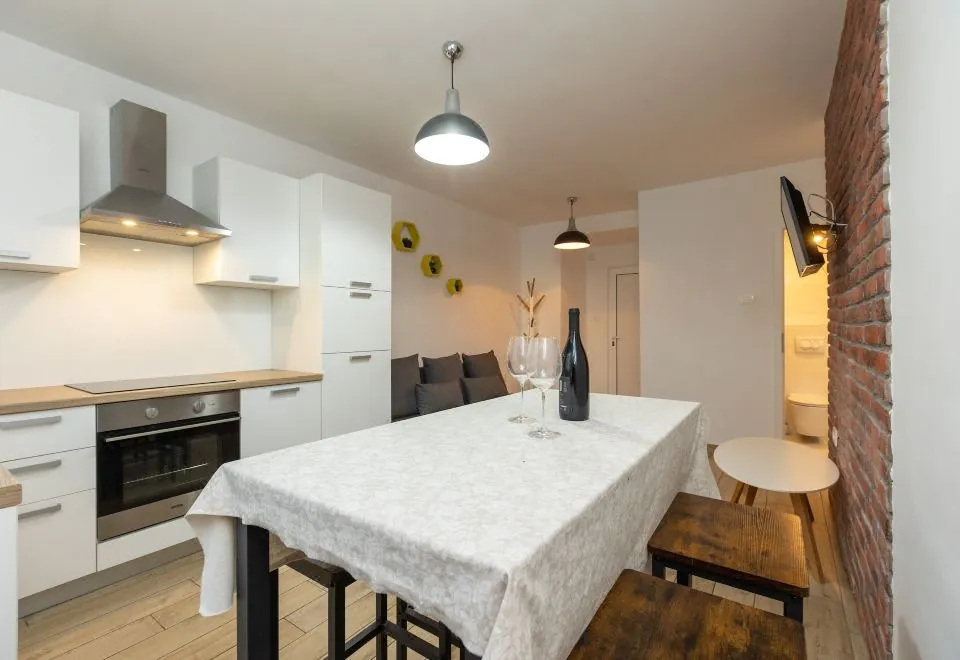 De Lux Apartment Near the Bridge