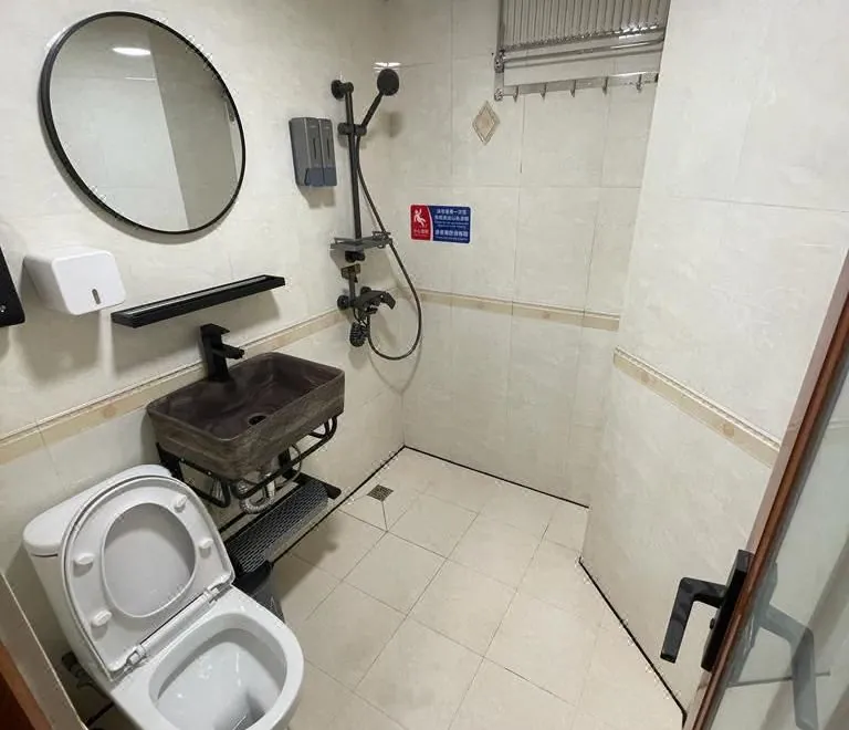 Tsuen Hostel
