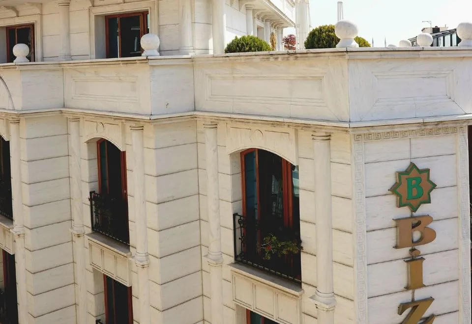 Bizim Hotel