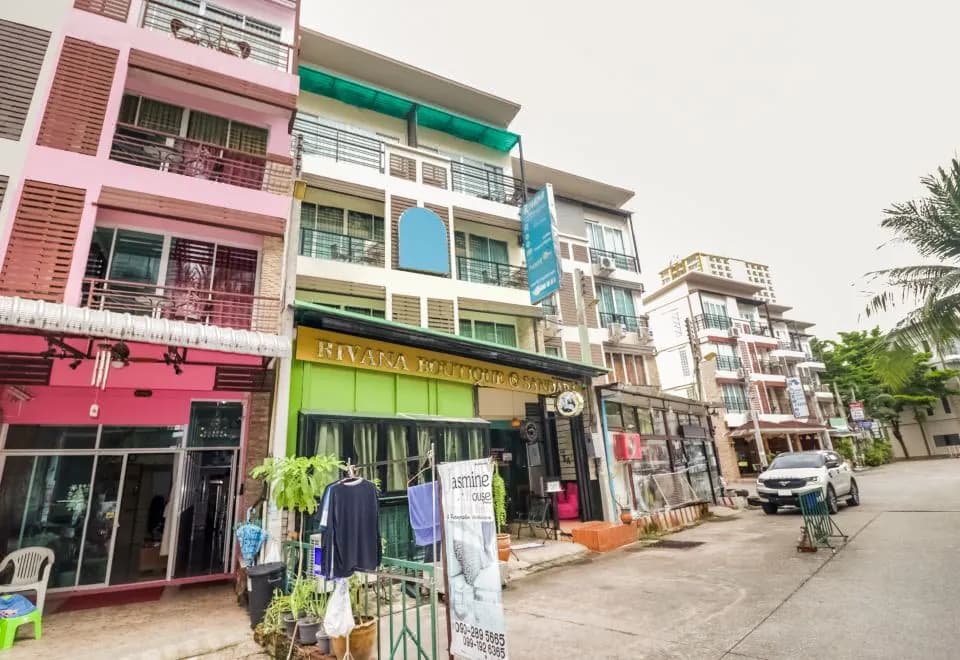 OYO 146 Rivana Boutique by Sandara