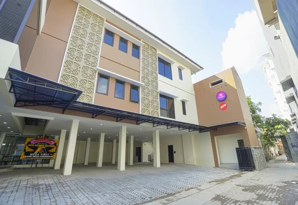 Super OYO Collection O 1626 Alena Residence