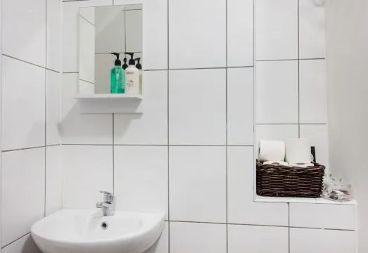 Cosy High Floor Studio Greek Street Soho