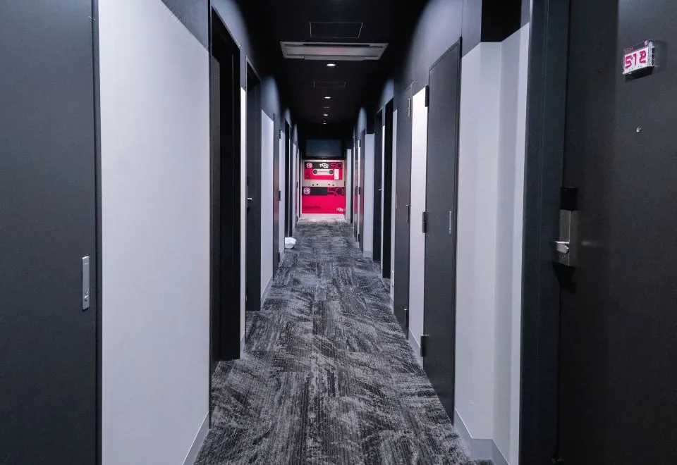 Hotel Trad Replay