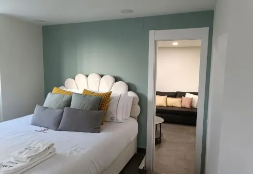 DoBairro Suites at Merces