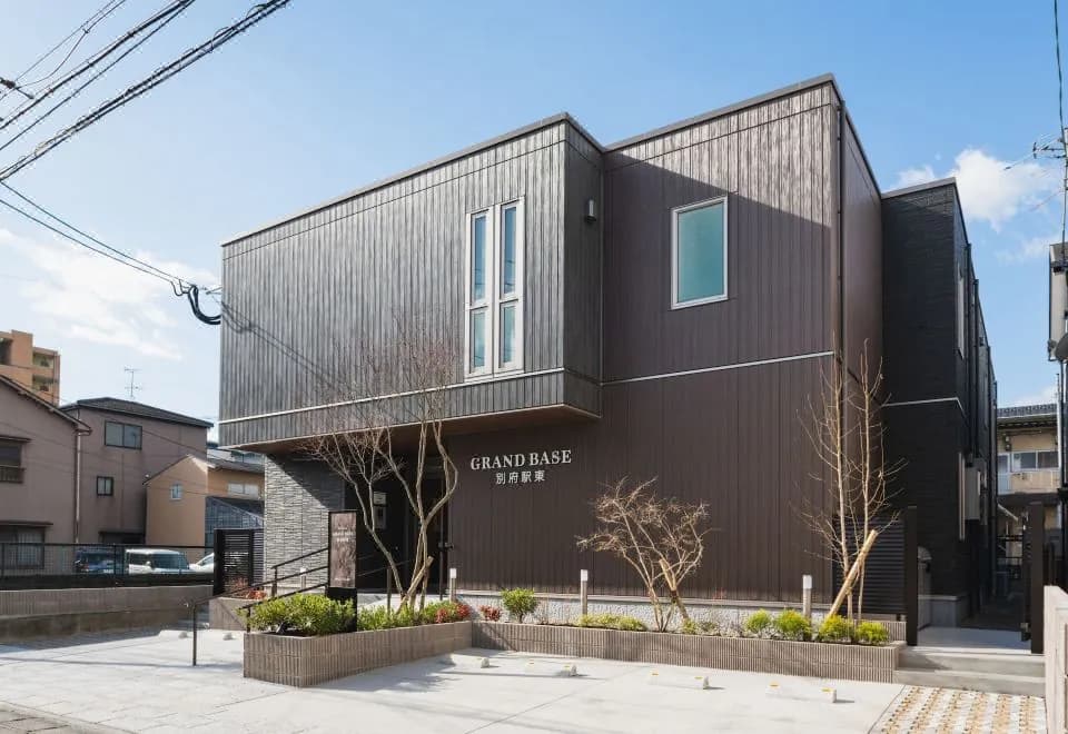 Grand Base Beppu Ekihigashi