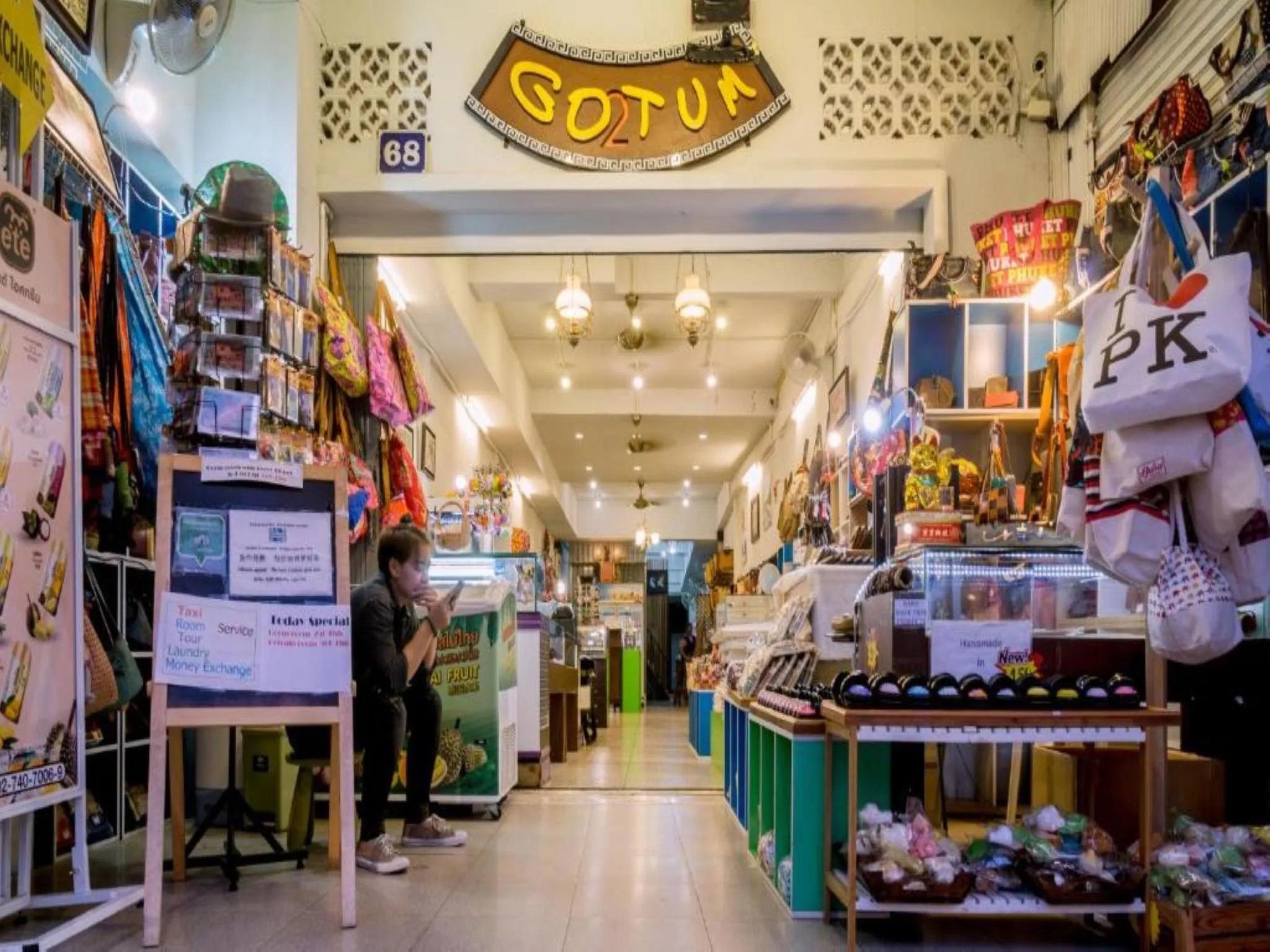 OYO 75472 GOTUM Hostel 2 & Money Exchange
