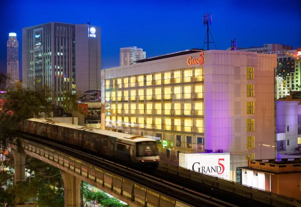Grand 5 Hotel & Plaza Sukhumvit Bangkok  Certified