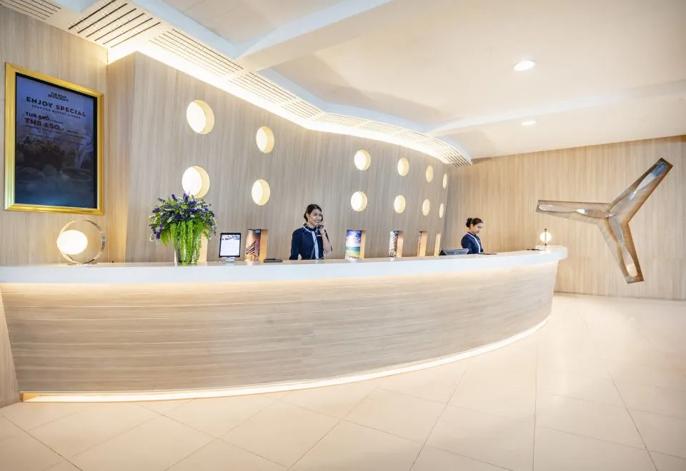 The Cruise Hotel