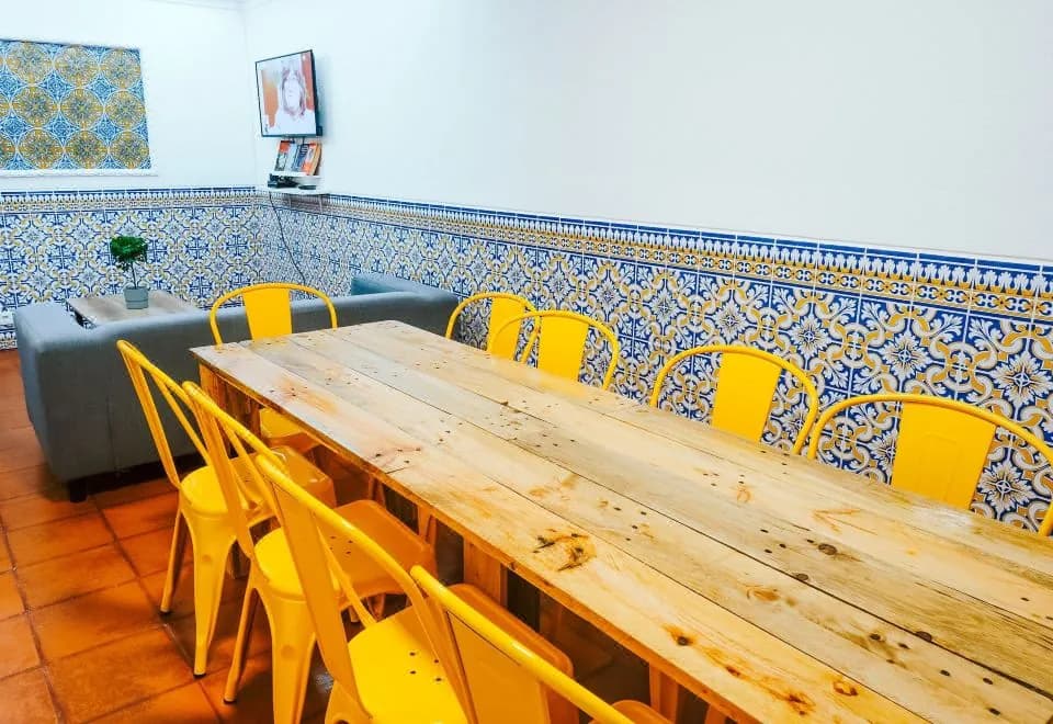 Help Yourself Hostels - Restelo