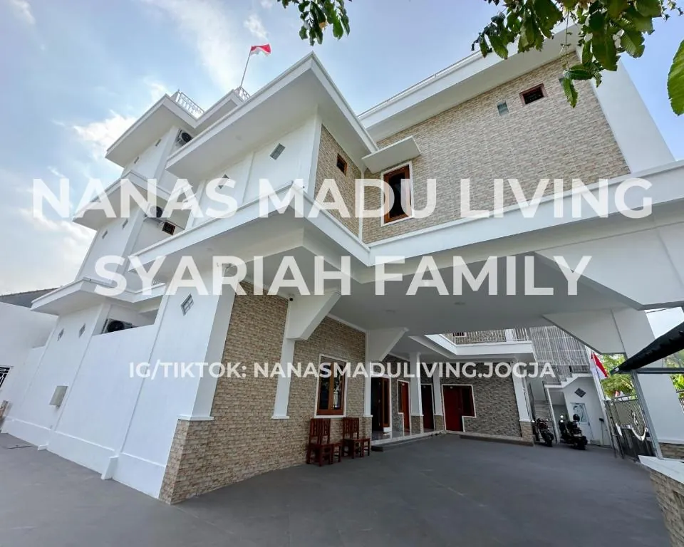 Nanas Madu Living Syariah Family