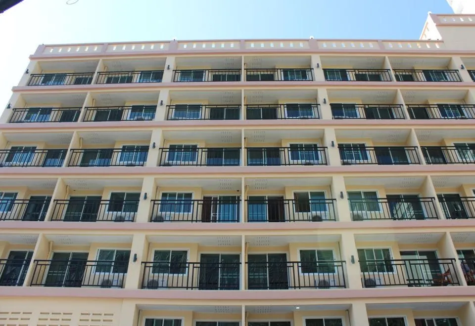 A.A. Pattaya Golden Beach Hotel