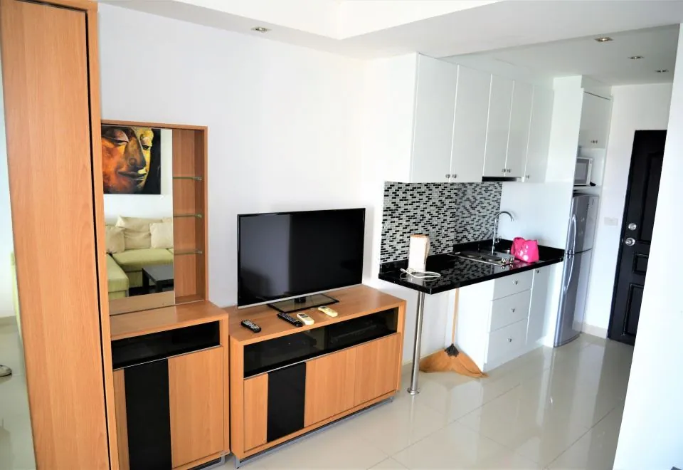 Pattaya Plaza Condotel Large Studio Apartment Sukhumvit