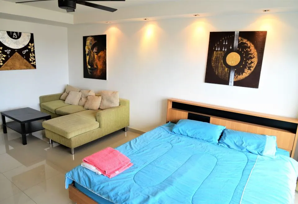 Pattaya Plaza Condotel Large Studio Apartment Sukhumvit