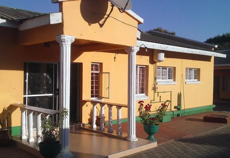 Woodlands Lodge & Tours