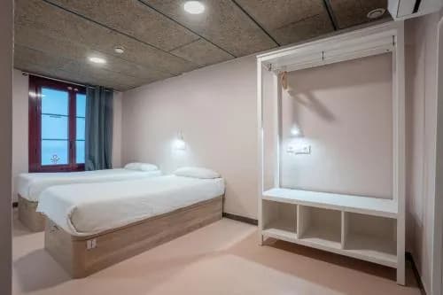 Ideal Youth Hostel