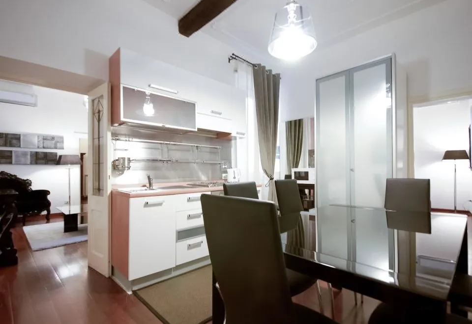 Banchi Apartment