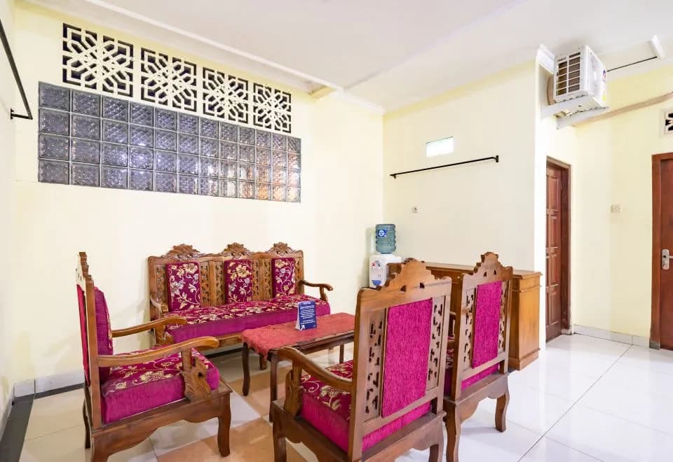 Spot on 2881 Nabila Homestay